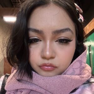 Meet your Posher, Karla